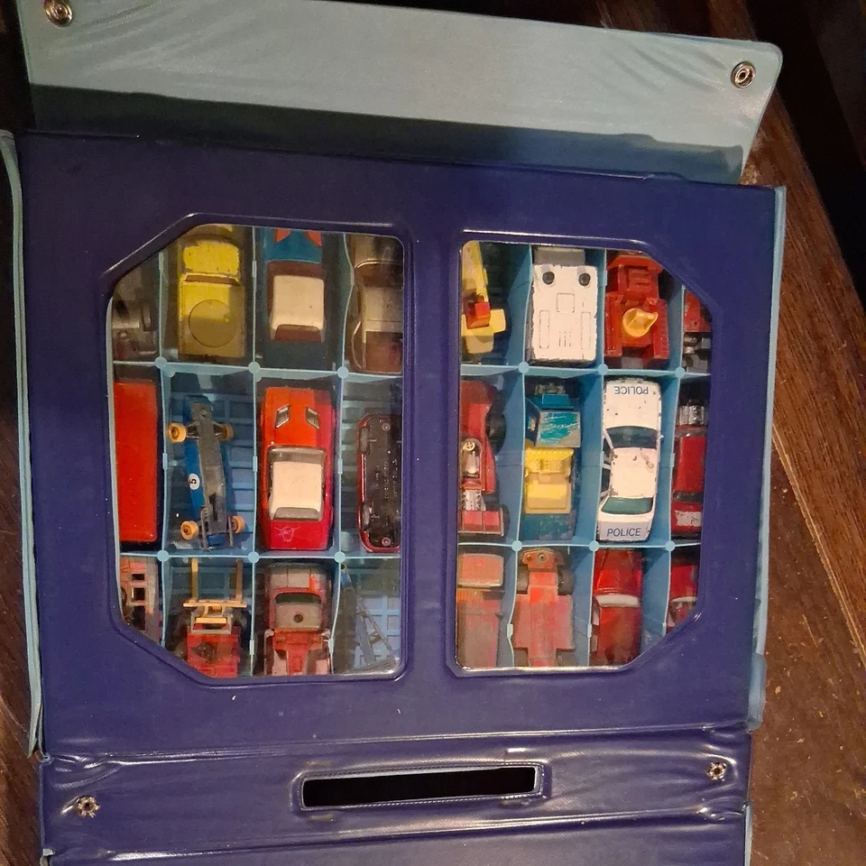 Vintage 1968 Matchbox Lesney 72 Car Collector Case w/ Trays & Cars Lot  - Image 3 of 4