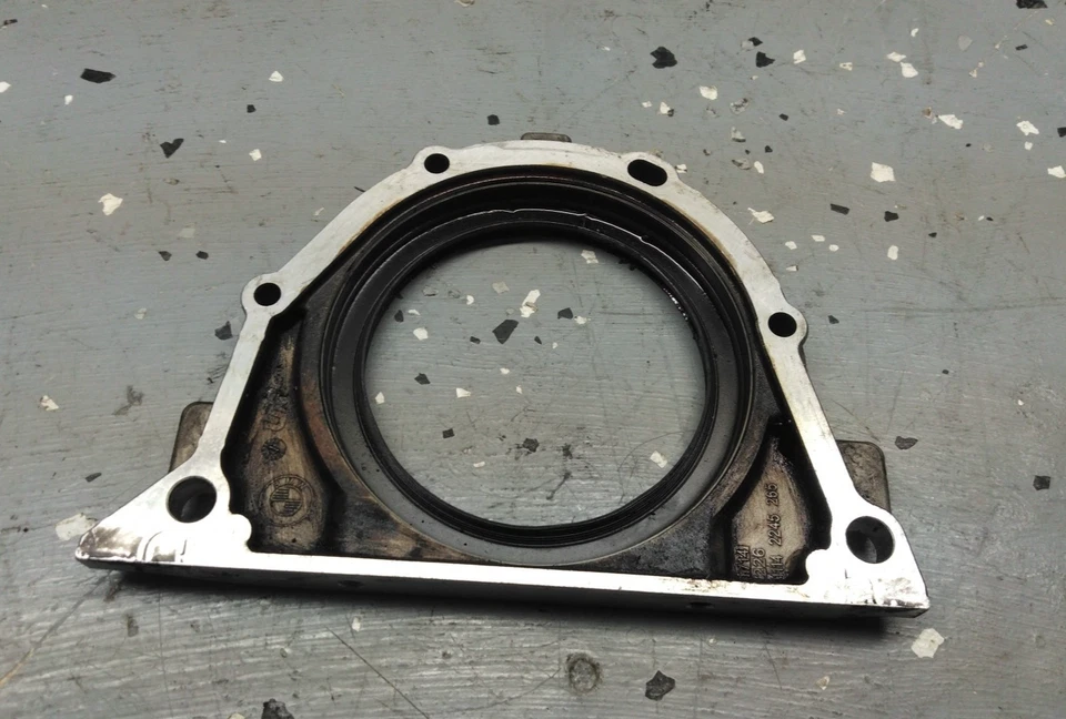 Placa de brida del cigüeñal sello principal trasero BMW E34 E36 E46 E39 serie 3/5 M3 Z3 OEM✅ Foto 2 de 4