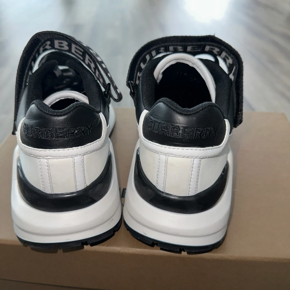 博柏利伦敦女式运动鞋 — 第 3/4 张图片