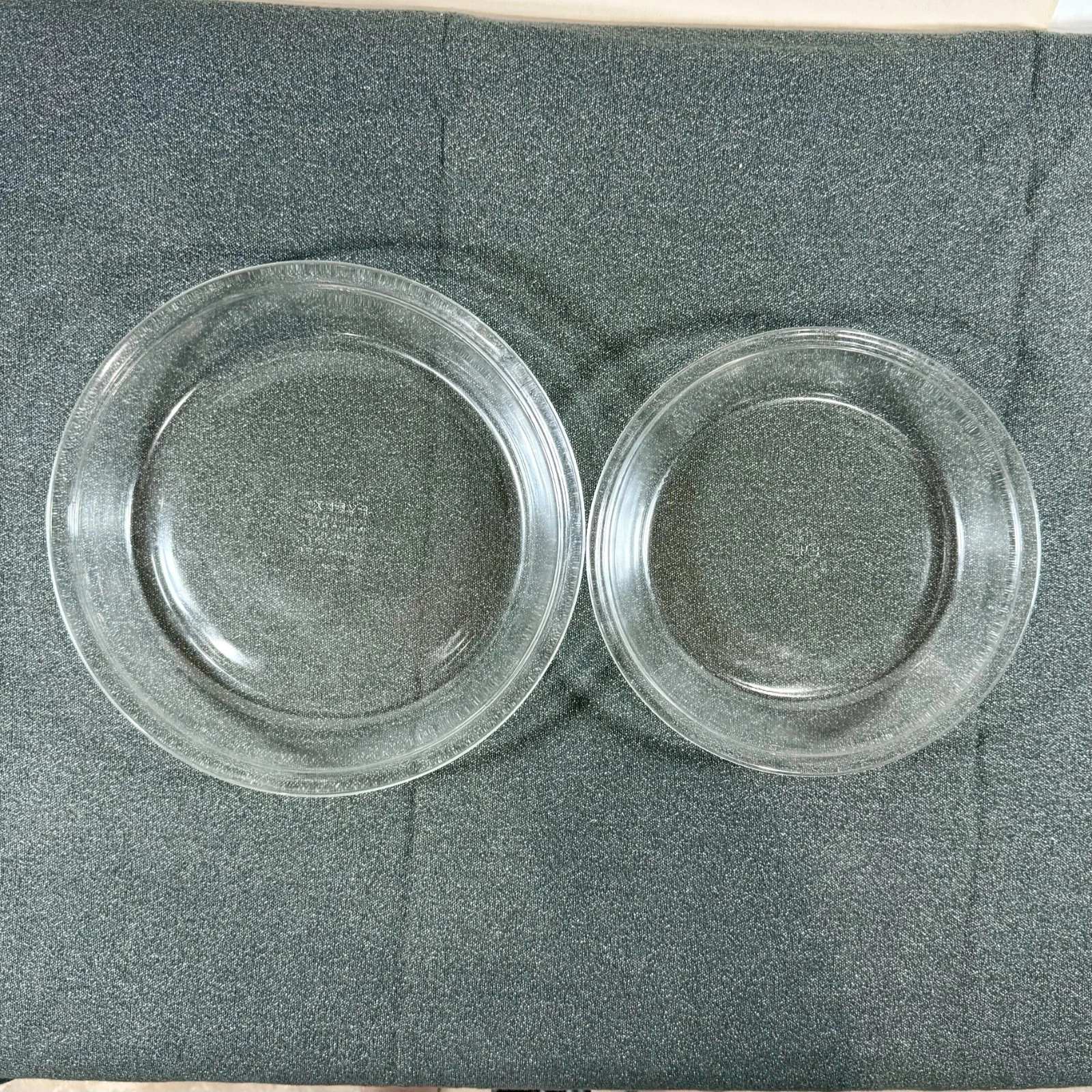 Vintage Pyrex Pie Plates 10” & 9” Clear Glass Bakeware Set Pre-Owned USA