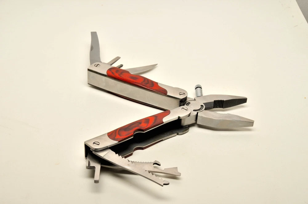 10-in-1 Multi-Tool with Durable Jeep Carry Case  