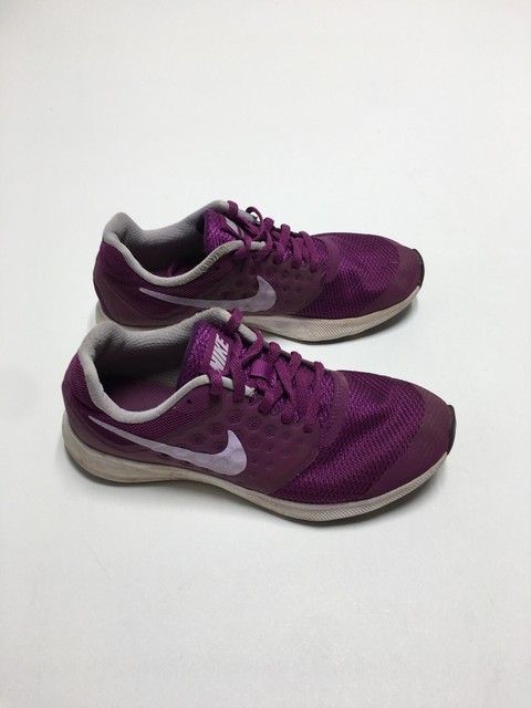 purple nike running shoes