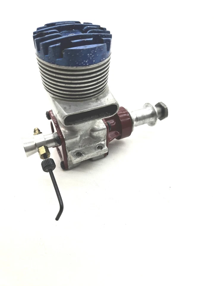 Vintage McCoy 49 Blue Head Hi-Comp Glow Ignition Model Engine M4 - Image 2 of 4
