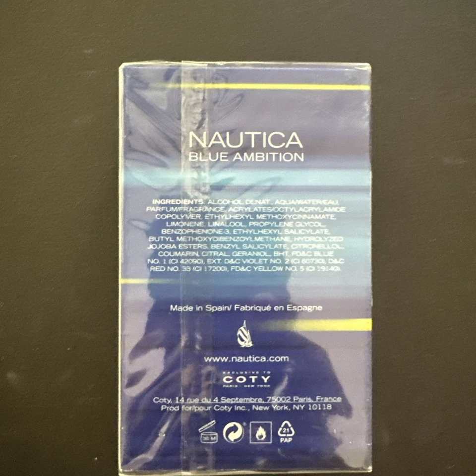 Spray Nautica Blue AmbitionEau de Toilette 1,6 oz Foto 2 de 2