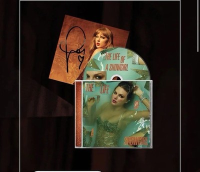 THE LIFE OF A SHOWGIRL CDサインPHOTO2① Taylor Swift - The Life of a Showgirl CD + Hand Signed Photos 1, 2