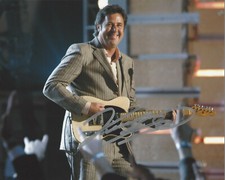 VINCE GILL - COUNTRY SINGER THE EAGLES - SIGNED AUTHENTIC 8x10 PHOTO w/COA