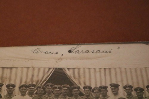 tolles altes Foto - Gruppe Soldaten Zossen Ü-Platz - Zirkus Sarrasani ??? 1915 - Bild 3 von 4