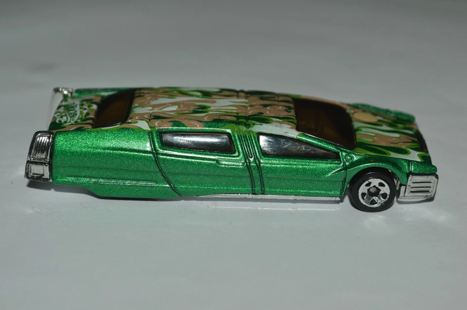 2001 Hot Wheels Syd Mead's Sentinel 400 лимузин металлический зеленый цвет Таиланд б/у - Изображение 2 из 4