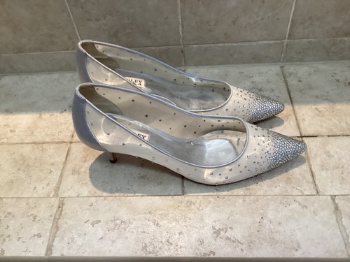 Badgley Mischka Womens Kitten Heels Shoes Size 8 - Picture 2 of 4