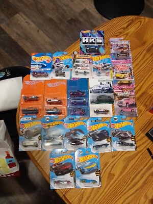 Lot of 24 HOT WHEELS & MATCHBOX Cars Batman - Anniversary Editions - Tootsie 