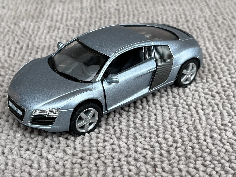 Kinsmart Automóvil Audi R8 KT5315 Escala / 1:36 Gris Foto 3 de 4