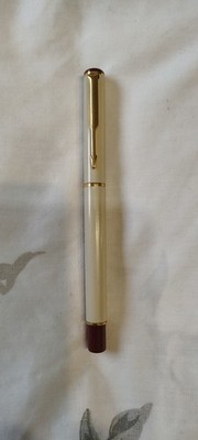 Parker place Vendome Gold Plated Fine Nib Fountain Pen UK