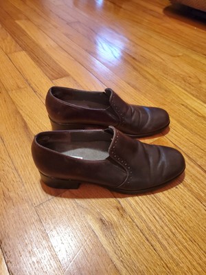 LEATHER Munro American Proper Size Perfect Fit  Slip On Shoes. Ladies 6.5