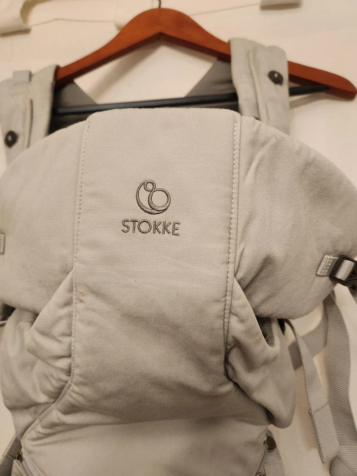 Детская переноска Stokke MyCarrier передняя задняя светло-серая регулируемая эргономичная для младенцев - Изображение 3 из 4