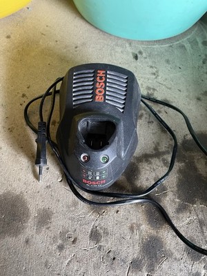 Bosch Al 1130 CV Akku Schnellladegerät 10,8 12 V für Bastler Defekt
