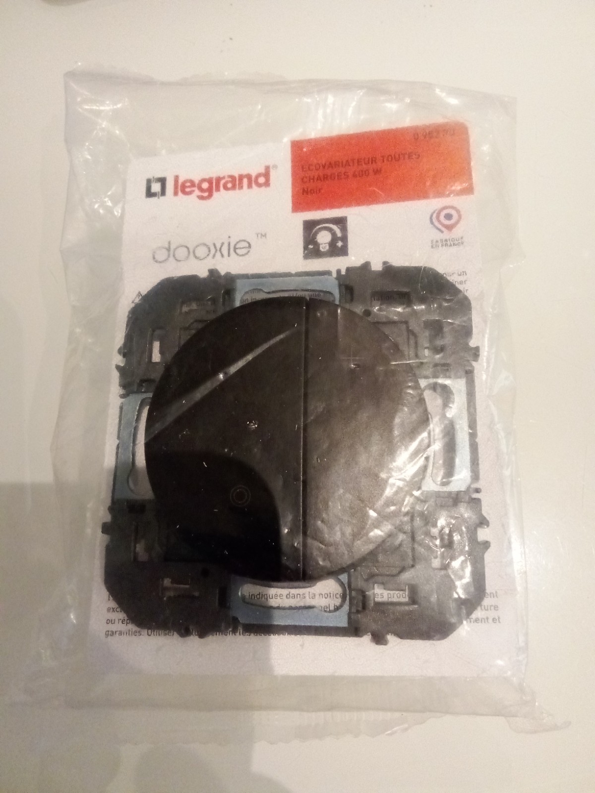 Variateur Legrand Dooxie noir 2 fils pour supprimer le clignotement LED