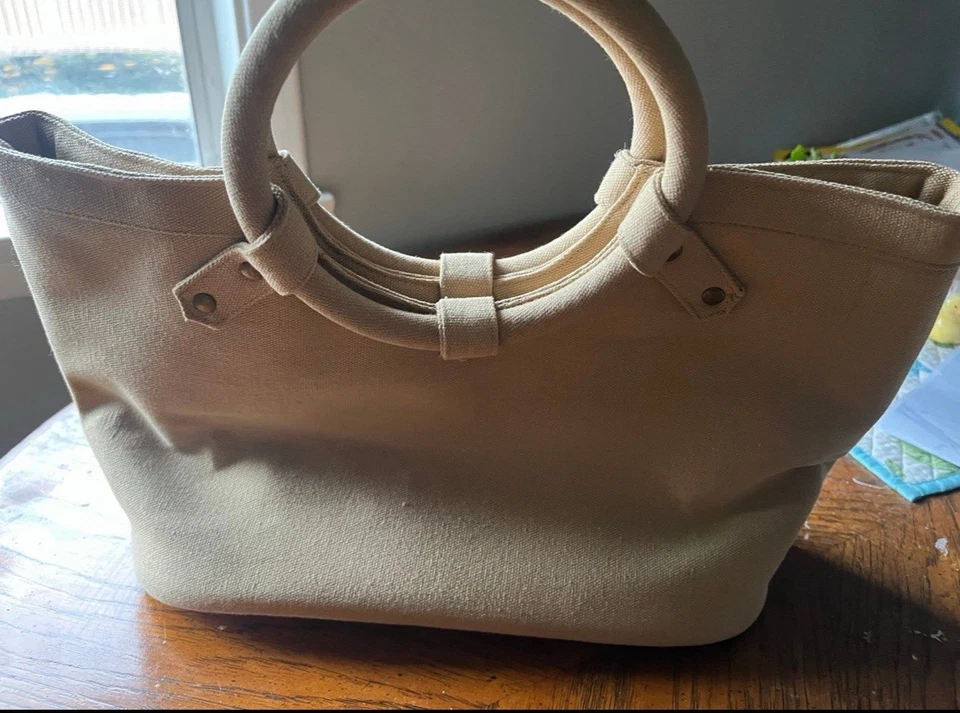 Cartera de Mano Colección DV Marrón Doble Asa Bordada Flor de Loto - Nueva con Etiquetas Foto 2 de 4