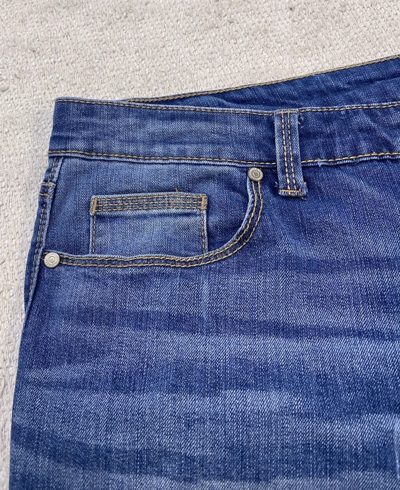 Pantalones Cortos de Jean Bandolino Riley para Mujer 12 Missy Azul Promedio Denim Foto 4 de 4