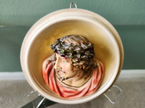 2 Chalkware Plaster Religious 7" Wall Plaques Virgin Mary Jesus Round Painted 3D - Picture 11 of 12