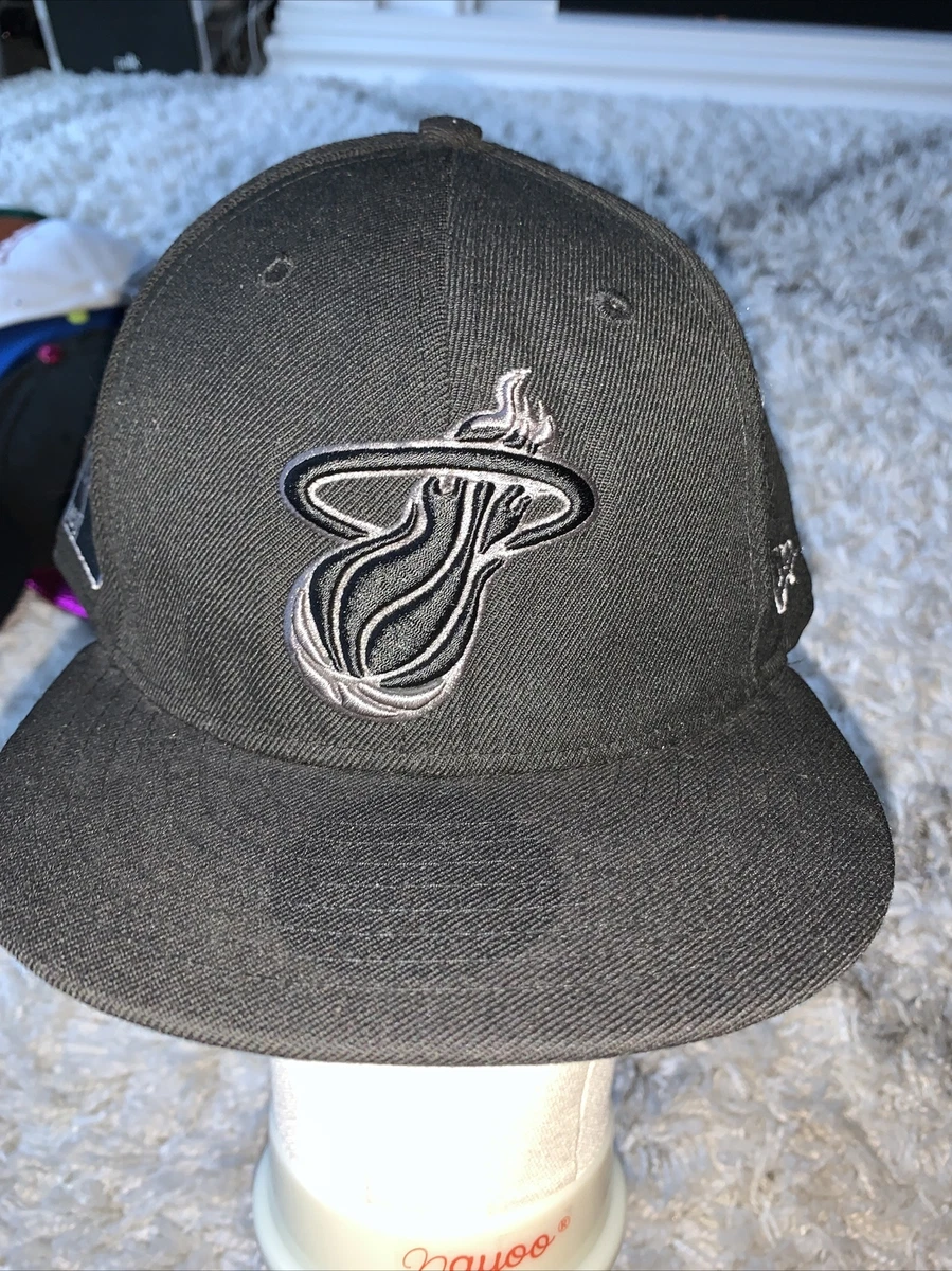 Men's Miami Heat New Era Black Classic 9FIFTY Trucker Snapback Hat