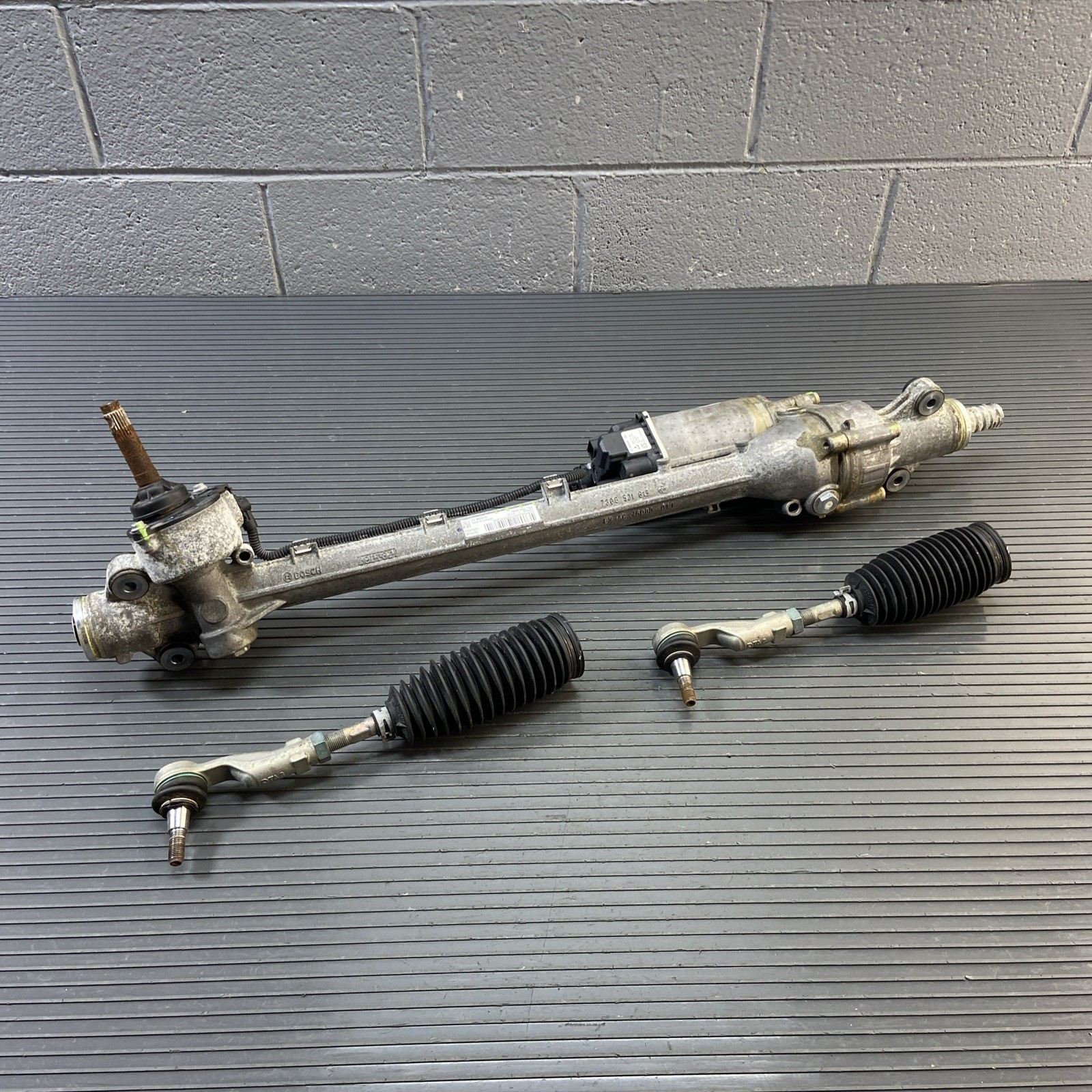 2018-2024 Ferrari Portofino F164 RWD Steering Rack & Pinion 342282 OEM *NOTE*