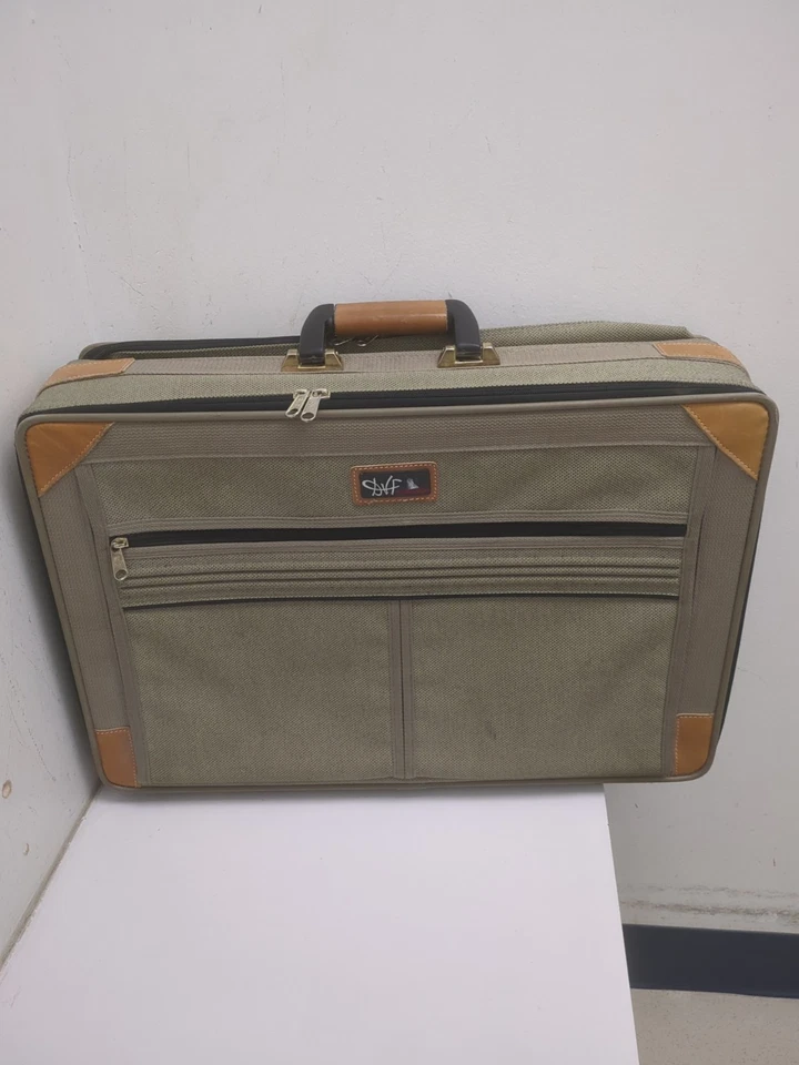 Diane Von Furstenberg DVF Vintage Luggage Green Travel Carryon 22"x 6" x 14" - Image 2 of 4