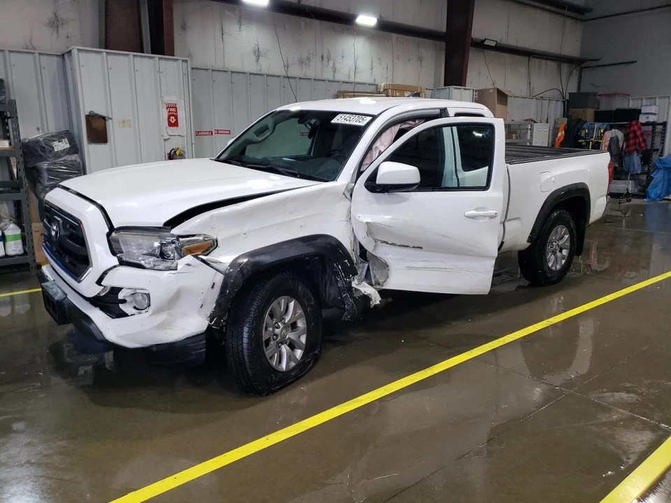 Used Front Lower Center Console fits: 2017 Toyota Tacoma floor w/o wireless char Foto 2 de 4