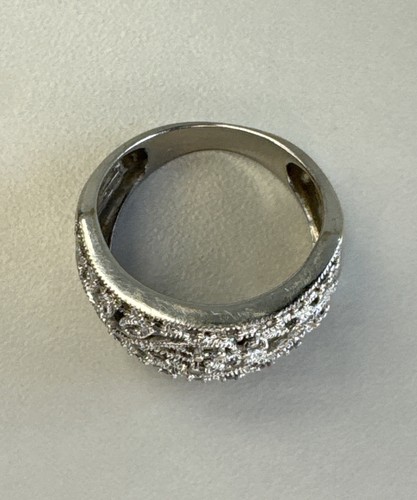 Vintage Solid 14k White Gold & Diamonds Ladies Ring - Picture 4 of 8