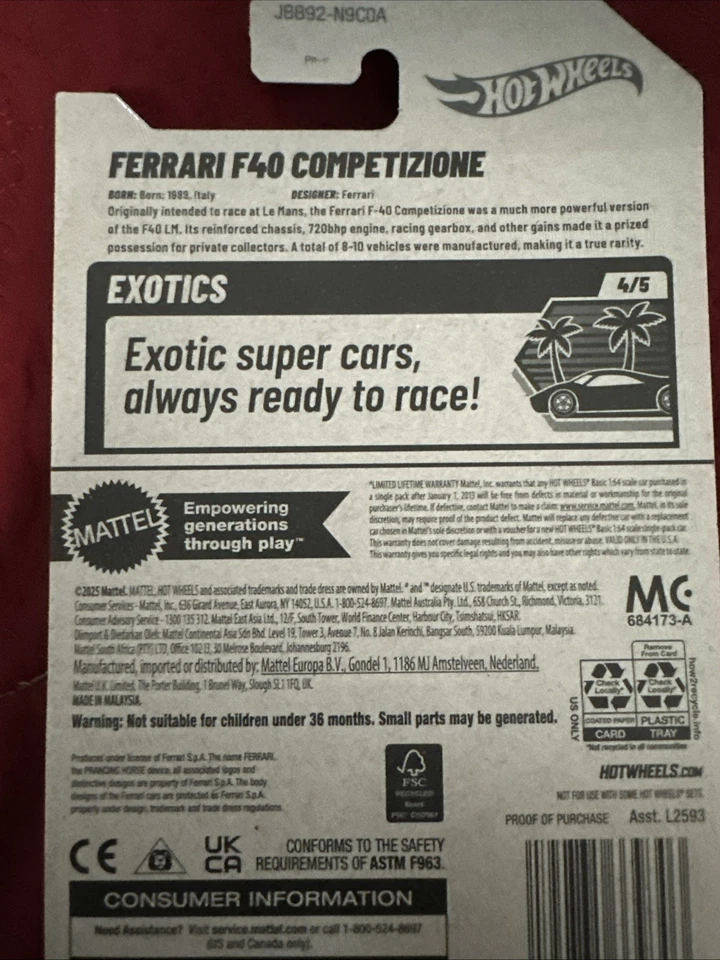 Estuche Hot Wheels 2026 A Ferrari F40 Competizione amarillo Foto 3 de 3