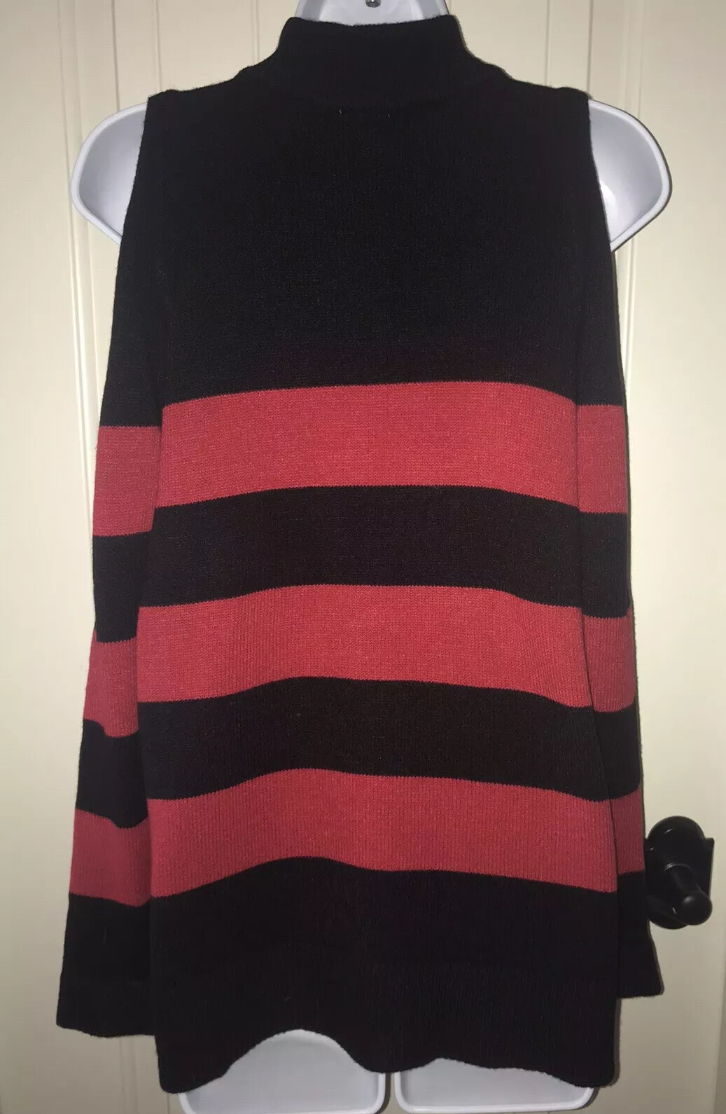 NWT Chicos Cindy Hardware Detail Sweater Sz 0 (SMALL) Red Black Cold