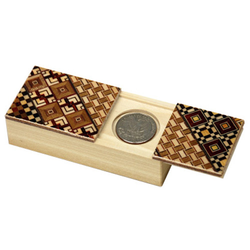 Japanese Samurai Wooden Yosegi Magic Coin Puzzle Trick Box HK-034 Made in Japan - Afbeelding 1 van 8