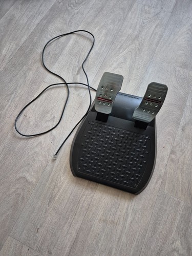 Thrustmaster t300 gte, inclusief pedalen, in goede staat - Afbeelding 3 van 4