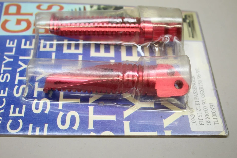 COMPETITION WERKES Billet Aluminum Racing Red PASSENGER PEGS Motorcycle SUZUKI - Imagem 3 de 4