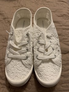 madden girl bailey sneaker