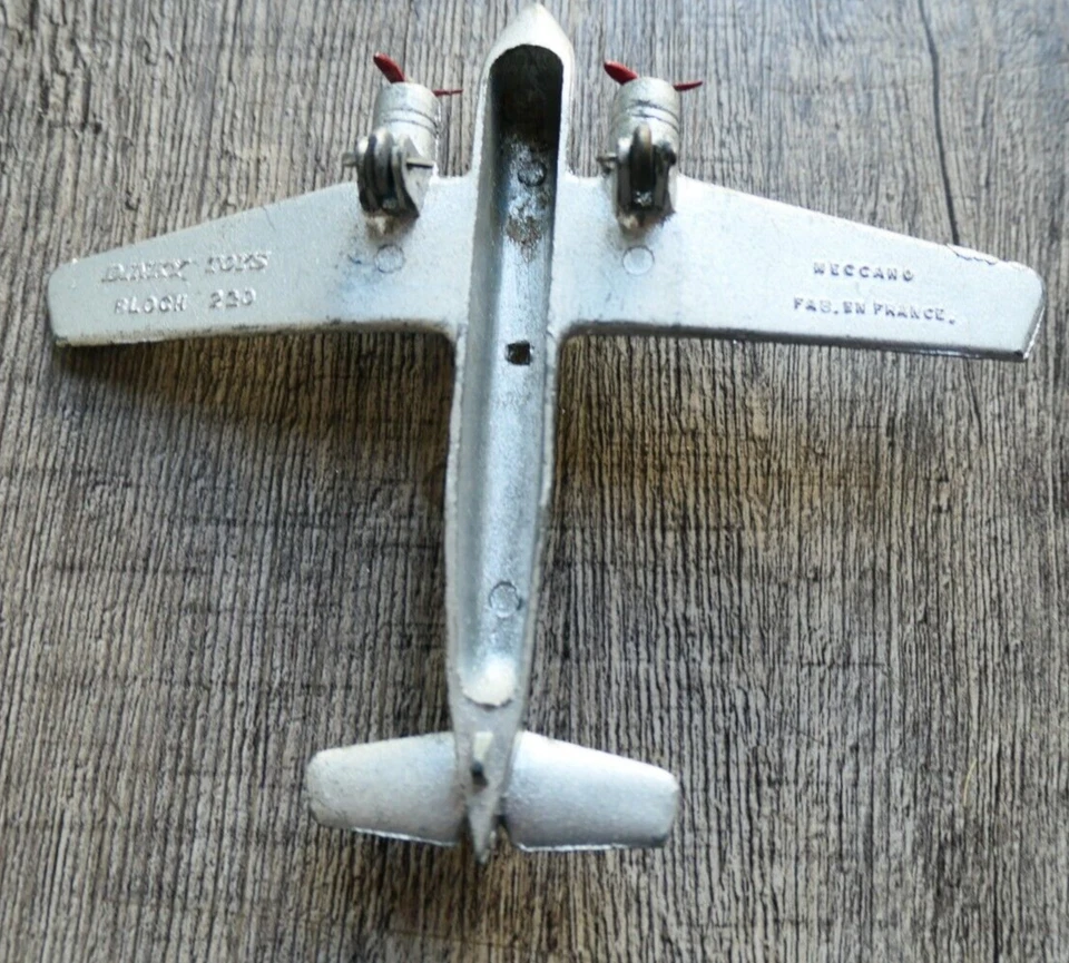 Aereo Dinky Toys Bloch 220 Meccano Francia Aereo Di Linea Zamak Stato Vedi Foto - Immagine 3 di 3