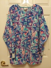 Woman White Swan Scrub Top Size Large Long Sleeve Snap Buttons Valentine Hearts