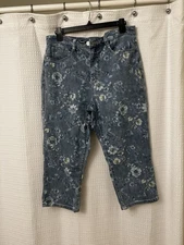 FDJ French Dressing Capri Jeans Floral/Jean Women’s size 14 32” Waist.