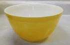402 Vintage PRYEX primary yellow mixing nesting bowl 1-1/2 quart 1.5