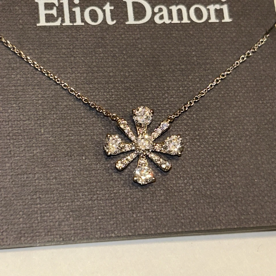 Collar Eliot Danori Brillante Floral Copo de Nieve Colgante Chapado en Rodio Foto 3 de 4