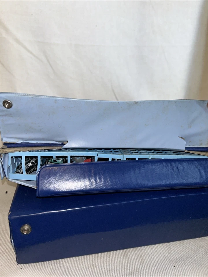 Vintage official matchbox series deluxe collector case with 40 Cars - Image 4 of 4