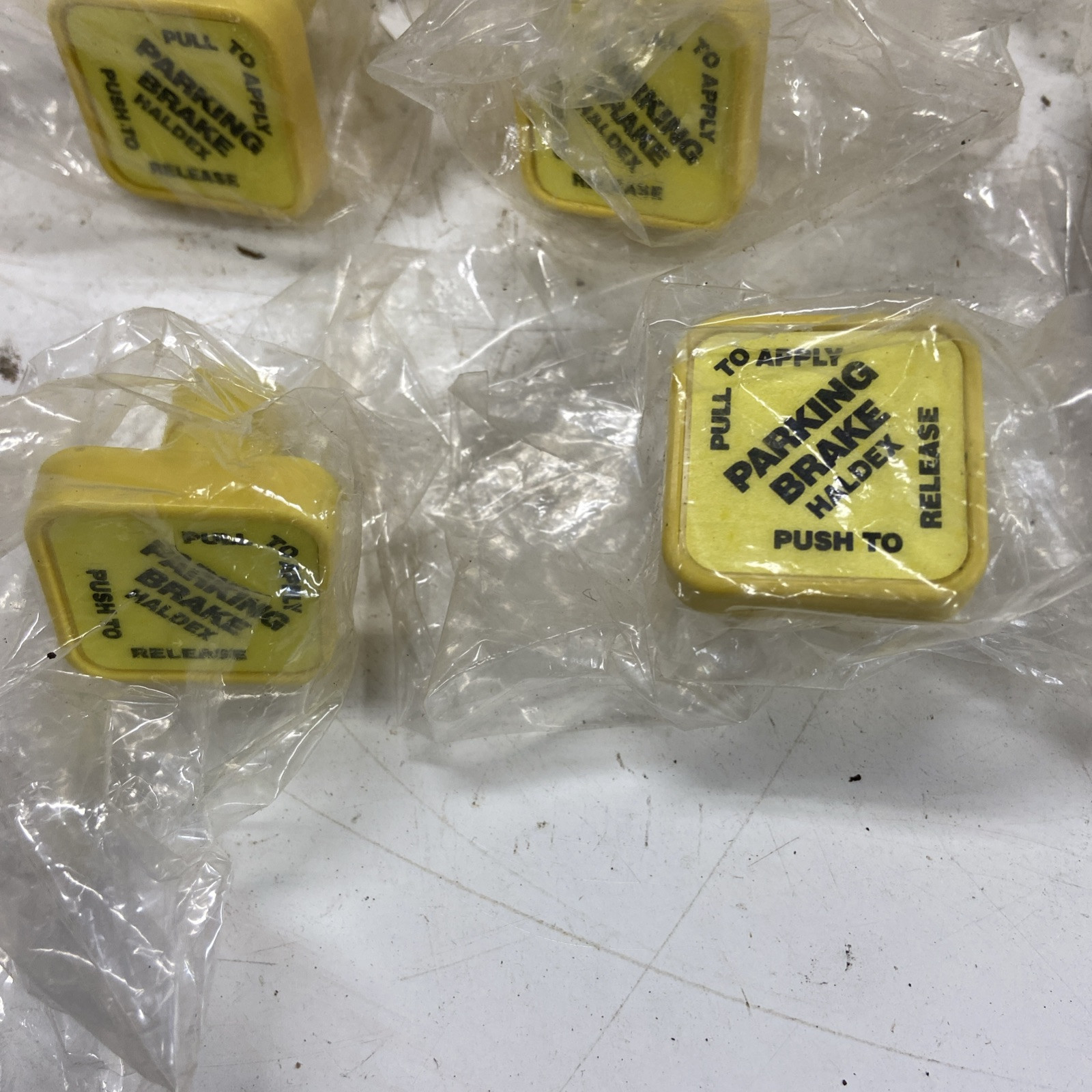 NOS Meritor Haldex TDA RKN20904 Meritor AIR Brake Knobs Lot Of 8 Pieces