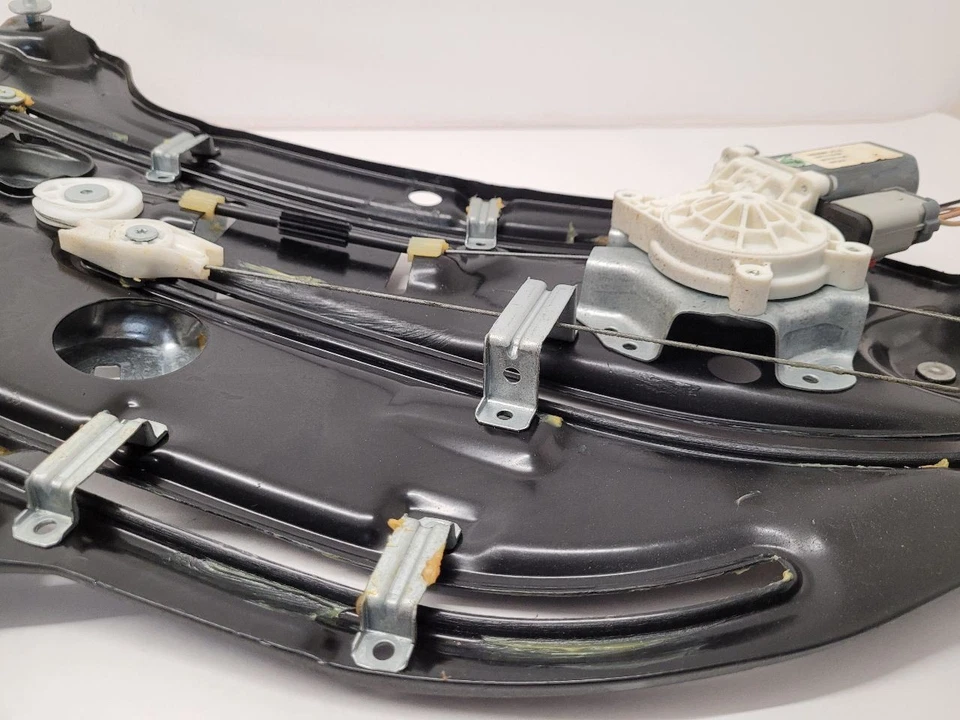 2011 - 2014 CHRYSLER 200 Driver Left Quarter Window Regulator Motor Convertible  - Image 3 of 4