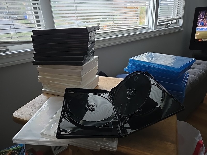 80 empty dvd/Blueray cases lot White, Black Double, Triple, and 1 Quadruple Case