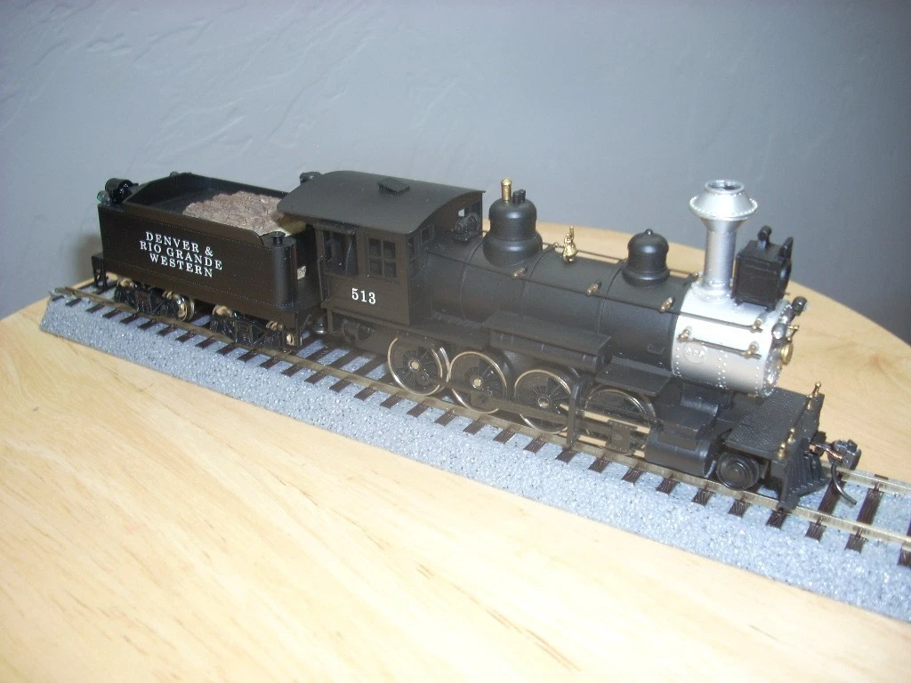 25+ Roundhouse HO Scale Model Railroad Locomotives for sale