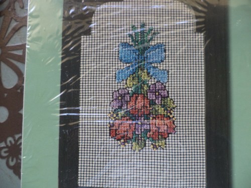 Counted Cross Stitch Kit Leisure Arts Cottage Collection Spring Bouquet NIP - Bild 2 von 4