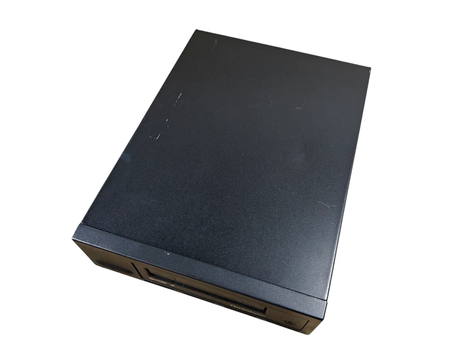 Quantum TC-L42BN LTO4 External SAS Tape Drive - Image 2 of 3