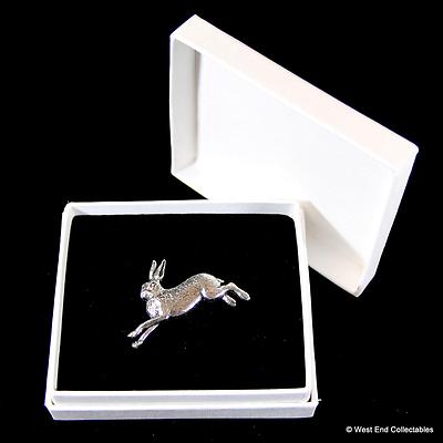 Springender Hase Kaninchen Zinn Anstecknadel Brosche in Geschenkbox - Handarbeit Hasengeschenk