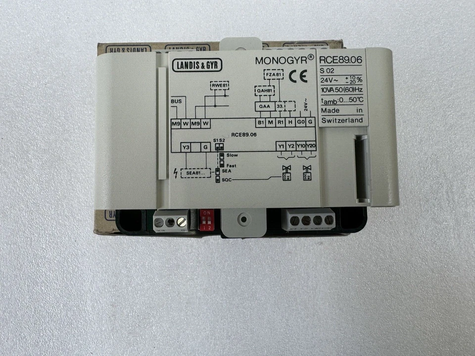 Landis & Gyr Monogyr RCE89.06 Room Temperature Controller Siemens - Photo 3/4