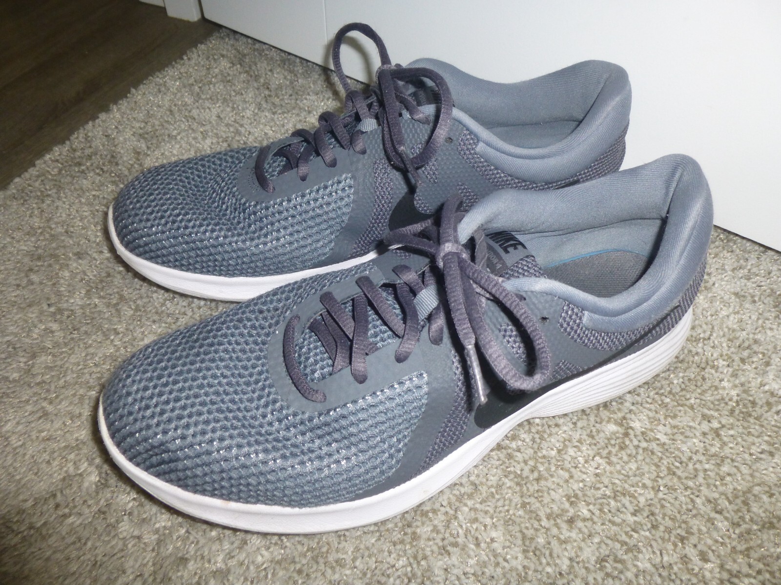 nike revolution 4 cool grey