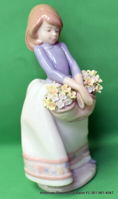 Lladro Spain Figurine 5467 MAY FLOWERS Girl with Basket of Flower